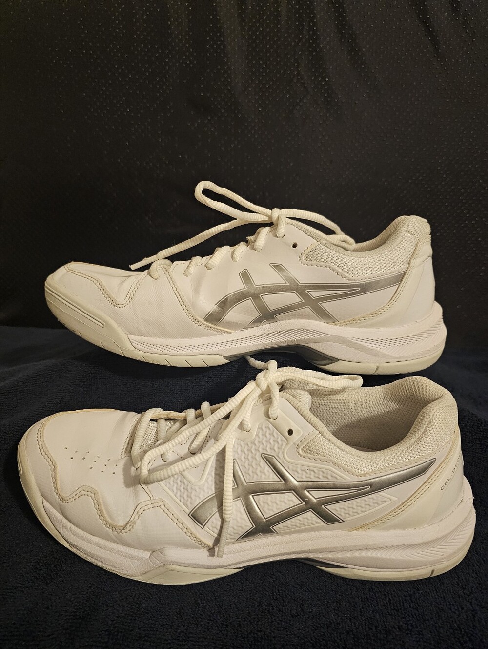 GREAT! ASICS Gel-Delicate 7 Wms In The White/Pure Silver Colorway Sneakers SZ 9